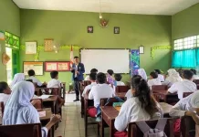 Usulan Strategi Penataan Pendidikan, Solusi Kekurangan Guru Kemendikdasmen