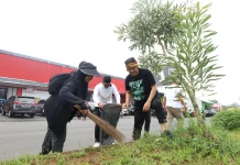 Diky Candra bersama Seluruh Dinas Turun Langsung Lakukan Aksi Bersih- bersih