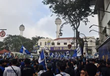 Lautan Bobotoh Padati Asia Afrika, Bandung Bersiap Sambut Trofi Juara Persib