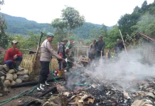 Diduga  Korsleting Listrik, Rumah Warga  di Talegong Ludes Terbakar