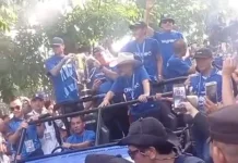Lautan Sampah Dibalik Euforia Juara Persib