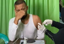 Tekan Risiko Penularan, Ratusan Nakes di Tasikmalaya Mendapatkan Vaksinasi