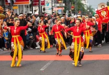 Tari Ketuk Tilu, Warisan Sunda yang Mengajarkan Arti Syukur dan Kebersamaan
