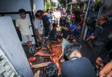 Wali Kota Bandung Serahkan Sapi Kurban untuk Warga Cicadas