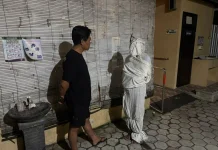 Pocong Jadi-Jadian Resahkan Warga, Gubernur Minta Aktivasi Kembali Siskamling
