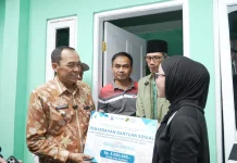 Pemkot Cimahi Salurkan Bansos untuk Warga Rentan, Wali Kota Tekankan Kemandirian