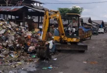 DLH Kota Tasikmalaya : Butuh Dua Hari Bersihkan Sampah di Depo Cikurubuk