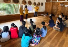Mahasiswa Unsoed Libatkan Remaja Kampung Naga Sebagai Agen Perubahan Lingkungan