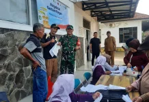 Babinsa Koramil Tanjungsiang Laksanakan Penyaluran Bantuan Pangan