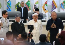 Gubernur Berikan Kadeudeuh 1 Milyar untuk Persib Bandung