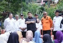 Bupati Reynaldi Tinjau Lokasi Pergerakan Tanah di Desa Cupunagara Cisalak