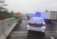 Satu Supir Meninggal Dunia dalam Kecelakaan Dua Truk di Cipularang