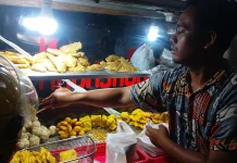 BBM Naik, Pedagang Gorengan Warunglobak Bandung Putar Otak