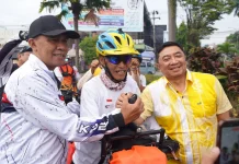 Asep Akung Pesepeda Mandiri "Tour Asia Finish Mekkah"