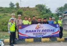 Hari Bhayangkara, Ditlantas Polda Jabar Gelar Baksos dengan Pengemudi Truk