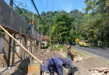 Danramil Cijambe Pantau Progres Pembangunan KDKMP Desa Cijambe