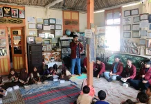 Dosen dan Mahasiswa Universitas Telkom Kenalkan Energi Surya pada Siswa SD