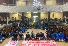 Kepung DPRD Subang, Mahasiswa Tolak Kenaikan Harga Kebutuhan Pokok