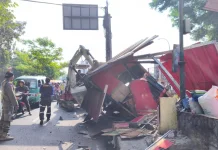 Satpol PP Bandung Tertibkan 63 Bangunan Liar di Dipatiukur dan Singaperbangsa