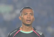 Robi Darwis Tinggalkan Persib setelah Empat Musim Bersama