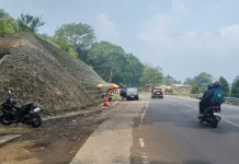 Pedagang Kopi Keliling Nekad Berjualan di Zona Larangan