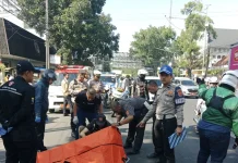 Kecelakaan Dua Motor di Jalan Pasirkaliki Bandung, Seorang Pengendara Ojol Tewas