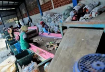 Kemendagri dan Investor China Tinjau TPST Cicukang Bandung