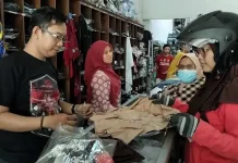 Penjualan Seragam Sekolah Mulai Meningkat jelang Tahun Ajaran Baru