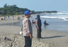 Masa Libur Sekolah Objek Wisata Pantai Garsel Dipadati Pengunjung