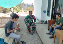 Babinsa Koramil Sagalaherang,Perkuat Kemanunggalan TNI dan Rakyat, dengan Komsos