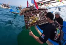 Menjaga Tradisi Larung Sesaji di Pesisir Garut