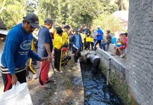Ratusan Warga Sukanagara Tasikmalaya Gotong Royong Bersihkan Sungai