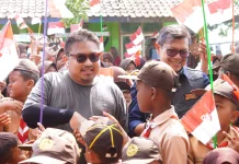Resmikan Rehab SD di Binong, "Anak-anak Harus Belajar, tanpa Takut Bocor"