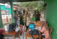 Gandeng Bidan dan Kader, Babinsa Koramil Ciasem, Kawal Posyandu Cegah Stunting