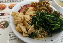 Mie Brisket Rumah Tua Bandung Menggugah Selera