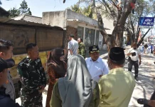 Satpol PP Sumedang Tertibkan Belasan Bangunan Liar di Jatinangor
