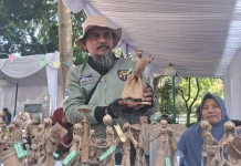 Pengrajin Goni di Kota Bandung Sulap Karung Bekas Jadi Karya Seni Bernilai Ekonomi