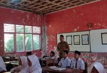 Bangunan SDN 2 Bojonggambir Tasikmalaya Mengkhawatirkan