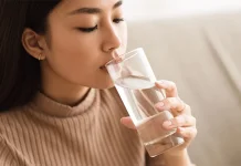 Minum Air Putih Sesuai Aturan dapat Menurunkan Berat Badan