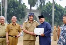 Serahkan SK Pensiun ASN, Diky Candra Ingatkan ASN Jabatan di Dunia Sementara