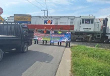KAI Bandara Sosialisasikan Keselamatan di Perlintasan Kereta Sebidang