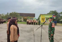 Bentuk Karakter, Babinsa Koramil Pusakanagara Latih 180 Siswa SMKN 1 Compreng