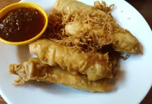Pisang Goreng Sambal Roa, Gurih Pedas Menggoda