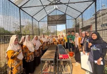KKNT IPB Edukasi Semi Automatic Mist Sprayer Kepada Kelompok Wanita Tani