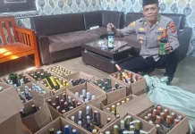 Gudang Miras Digerebek Polisi Sita Ratusan Botol