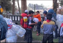 Petugas Bersama Relawan dan Masyarakat Bersiaga di Gunung Gede Pangrango
