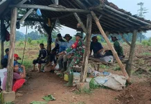 Kekhawatiran Petani Wanasari Soal Air, Disambut Babinsa di Pematang Sawah