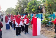 HUT ke-81 RI di Budiharja, Pemdes Beri Penghargaan untuk Pelajar Berprestasi