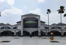 Waktu Sholat Bandung, Selasa 18 Agustus 2026
