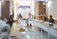 Sekda Subang Pastikan Kualitas Bantuan Pangan Beras Bulog Layak Konsumsi